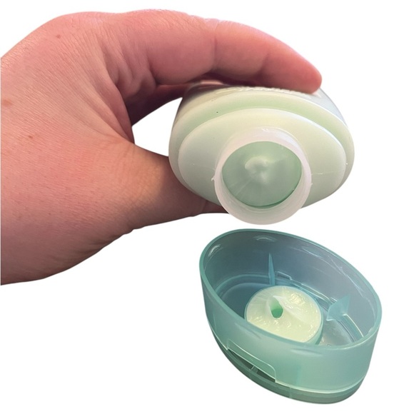 Vintage Bath & Body Works Cucumber Melon Healing Hand Cream HTF Discontinued - Picture 3 of 4